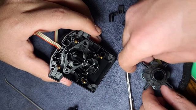 Mercedes W204 COMAND joystick/mouse controller disassembly and repair смотреть онлайн
