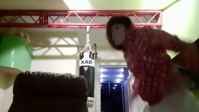 Лютый школьник поёт на камеру смотреть онлайн