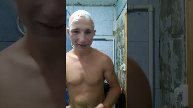 Решил побрить голову .. смотреть онлайн