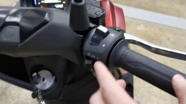 Обзор МАКСИскутера YAMAHA TMAX 200 REPLICA от X-MOTORS смотреть онлайн