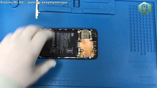 Замена аккумуляторной батареи (АКБ) на Xiaomi Mi A2 смотреть онлайн