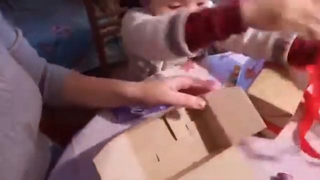 Открываем ПОДАРКИ от YouBox для Александры и Мамы   Что там внутри  Посылки с Сюрпризами!