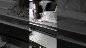 Фрезерный станок. Обработка чугуна.