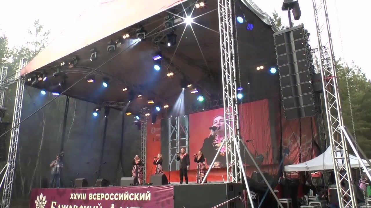 "Мы вам желаем" Поёт ансамбль ИВАНЧАЙ смотреть онлайн