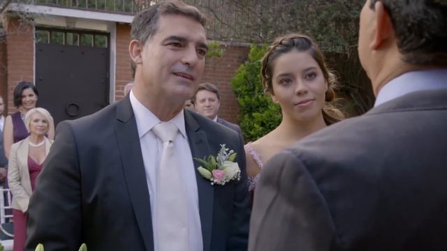La Rosa de Guadalupe: Melissa conquista al papá de su exnovio | Un mundo pequeño смотреть онлайн
