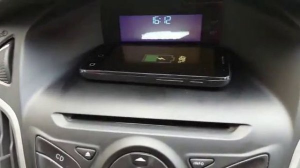 Беспроводная зарядка для смартфонов в форде