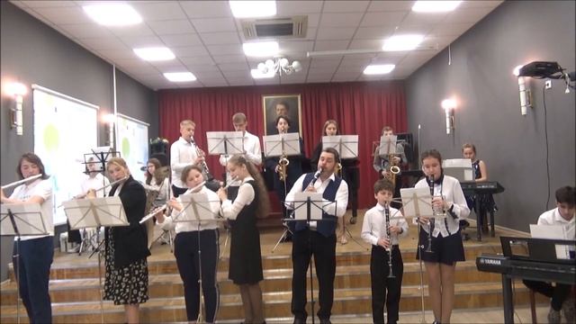 М. Блантер. Вальс "В городском саду". Исп. оркестр духовых и электронных инстр. ДМШ им. Аренского. смотреть онлайн