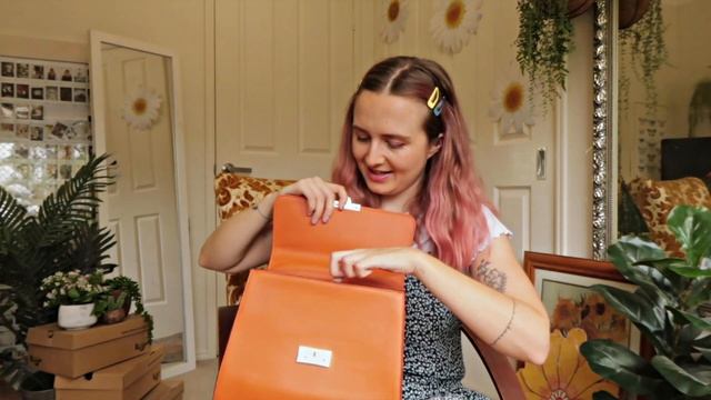 How to style BAGS// Kinds of Grace Unboxing смотреть онлайн