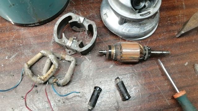 Сколько меди в Ракете ? Разбор советского пылесоса. смотреть онлайн