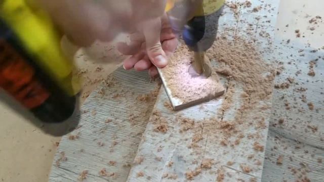 Ремонт кухни своими руками / вешаем шкафы / установили мойку смотреть онлайн