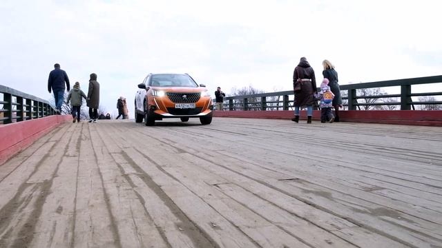 Peugeot 2008 - это с ним что-то не так, или с нами? Что мешает ему стать лидером? ЧПТД смотреть онлайн