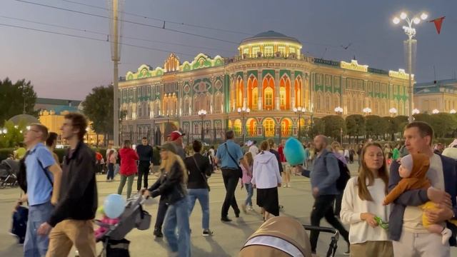 Екатеринбург. День города. 299 лет. 20 августа 2022 смотреть онлайн