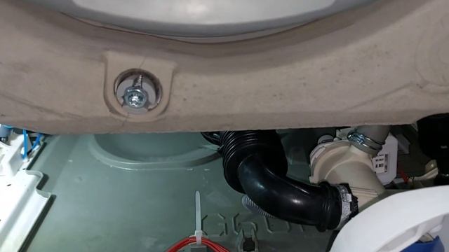 Стирально-сушильная машина Electrolux не сушит. смотреть онлайн