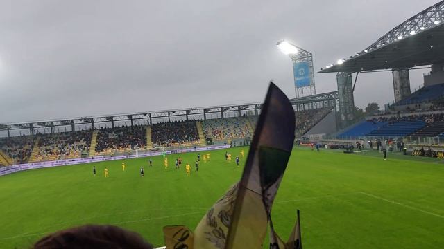 Frosinone 2 - 1 Crotone Stadio con tutti i cori. (1° Tempo) смотреть онлайн