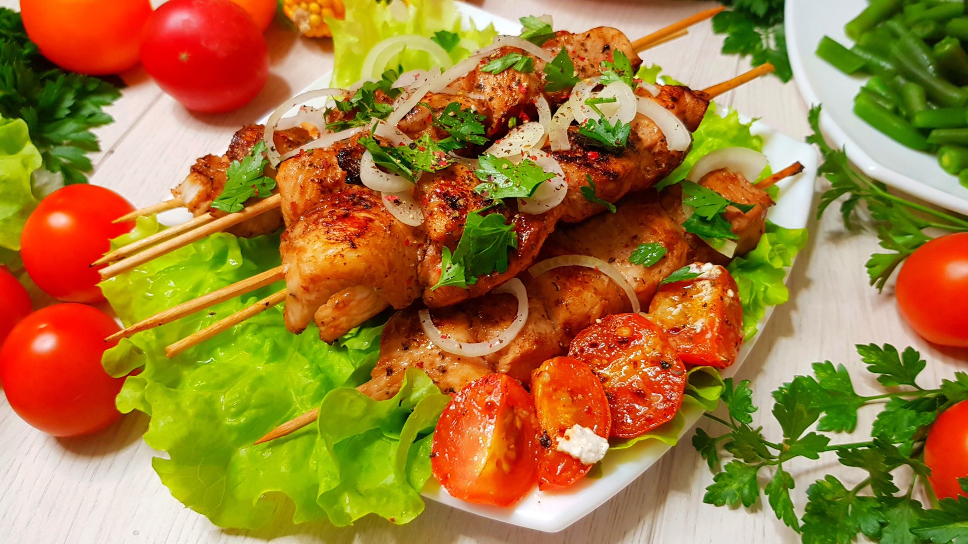 Нежнейшие, сочные КУРИНЫЕ ШАШЛЫЧКИ НА ШПАЖКАХ за 5 минут – секрет маринования куриного филе! смотреть онлайн