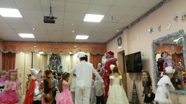 Сказка Деда Мороза о Зайчике и Лисе смотреть онлайн