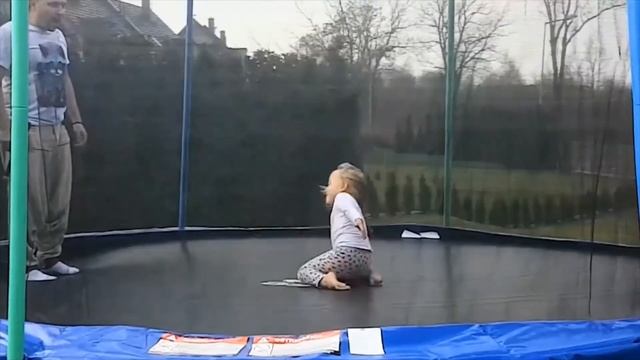 Как выбрать батут с защитной сеткой для детей? смотреть онлайн