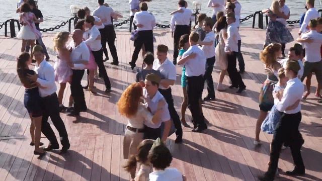 The hustle flash mob. Moscow. Victory Day. 9th May 2015 смотреть онлайн
