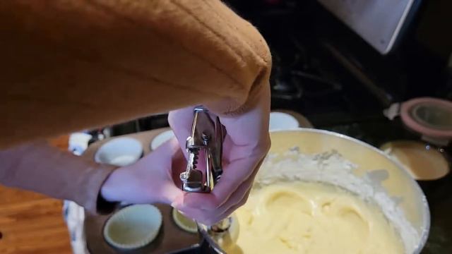 Baking Magnolia Cupcakes!!! (Dupe) смотреть онлайн