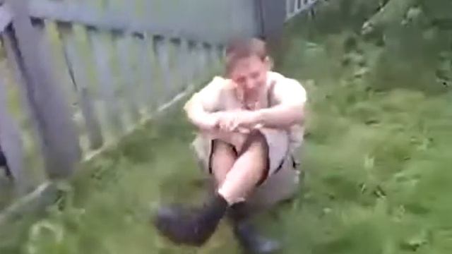 Очень неудачное завершение прыжка через забор смотреть онлайн