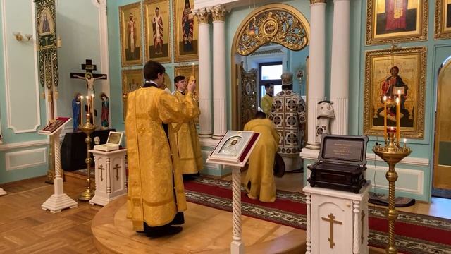 Божественная литургия в день памяти свт. Иоанна Златоустого смотреть онлайн