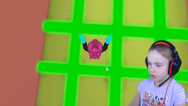 ПОБЕГ ОТ ДЕДА МОРОЗА в Роблокс приключение мульт героя в Roblox смотреть онлайн