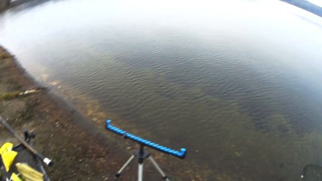 Осенняя рыбалка на водохранилище Вяча. Ловля фидером поздней осенью. смотреть онлайн