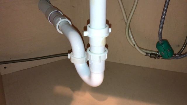 Kitchen Sink Clogged? DON'T Call the Plumber! смотреть онлайн