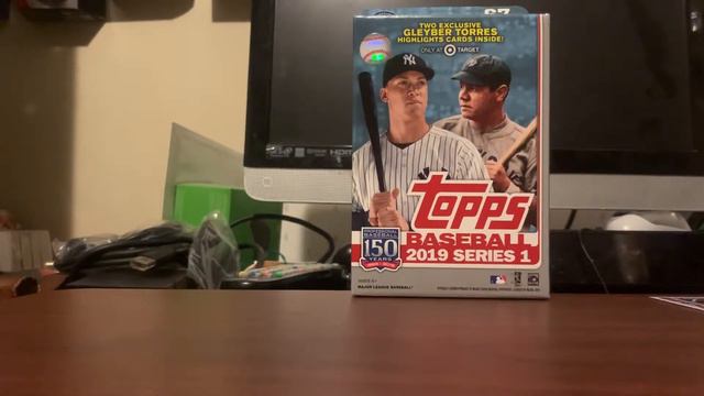 2019 Topps Baseball Series 1 Hanger Box Break (Walmart & Target Comparison) смотреть онлайн