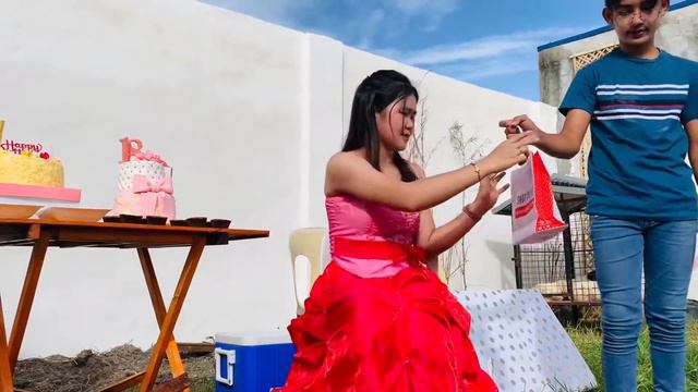 Ate Kim @18 xx Little Chef Charles Buffet смотреть онлайн