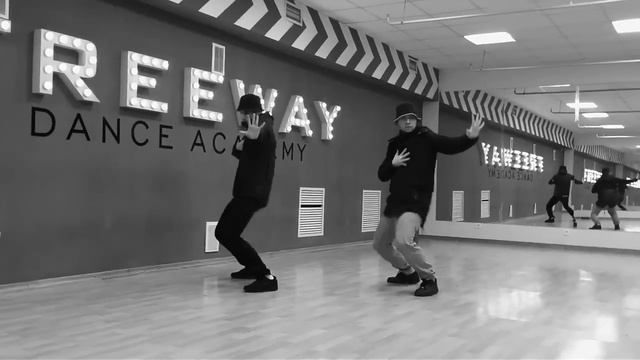Грибы - Между нами тает лёд : Танец ( Dance Video ) смотреть онлайн