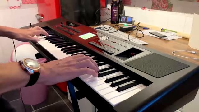 Besame Mucho played on a Roland BK5 arranger keyboard смотреть онлайн