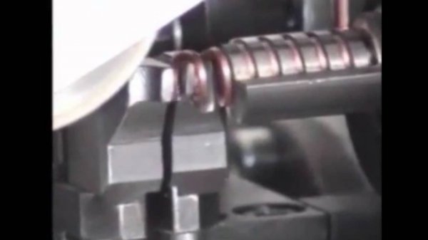 Станок для производства цепочек из цветных металлов. http://www.netmus.ru