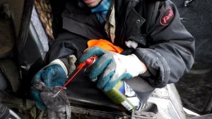 Замена масла в БУХАНКЕ двигатель - 402 за 10 минут своими руками без ямы