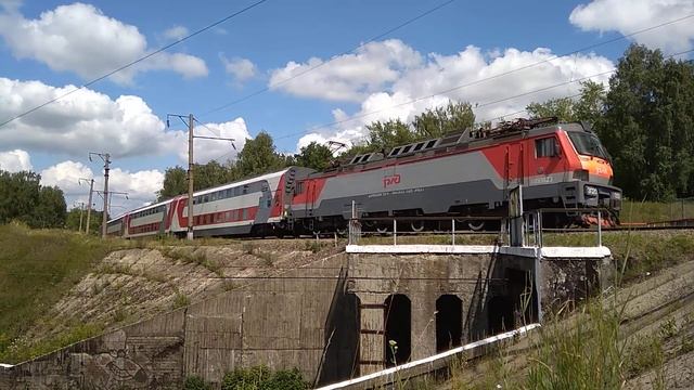 "Мне позвонили..." Электровоз ЭП20-001 с поездом 104 Москва - Адлер смотреть онлайн