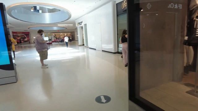 Beverly Center Hangout смотреть онлайн