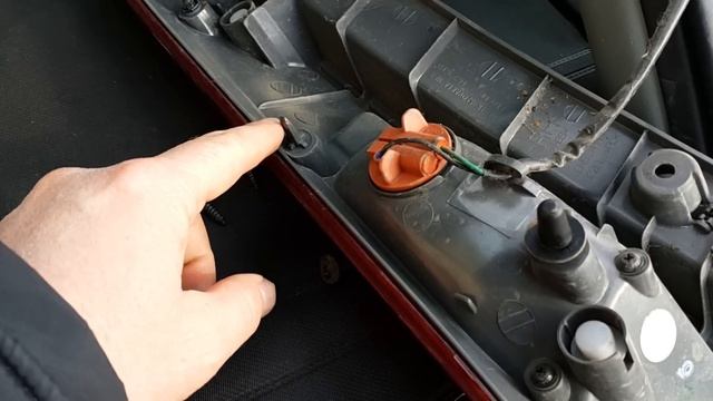 Kia Ceed wagon замена лампы стоп сигнала смотреть онлайн