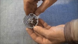 Почему МЯСОРУБКА МНЁТ мясо. КОНИЧЕСКИЕ ОТВЕРСТИЯ в решётке мясорубки.Часть 3 (из 4-х частей)