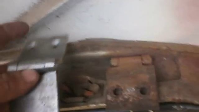 Ремонт петель двери ВАЗ 2101-07.