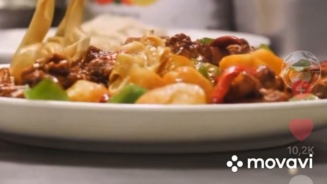 Які національні страви у уйгурів?Лагман - одна з страв ..Манти - блюдо з нарубаного м'яса