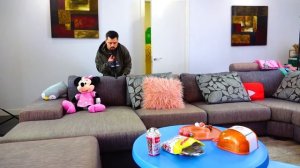 Новая ЖИВАЯ Кукла ЛОЛ Единорожка! Что она делает в моем новом доме? Амелька Карамелька