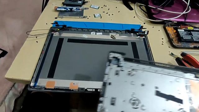 Lenovo Ideapad 3 15IIL05 LCD Display How To Replace Cracked Screen | Cracked  Chassis Replacement