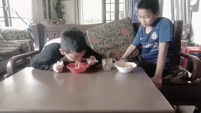 Spicy noodles tui kan ti khawp mai.. смотреть онлайн