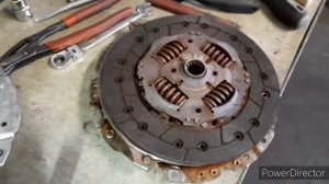 РЕМОНТ " Opel опель не включаются передачи на заведённом двигателе, ведёт сцепление .