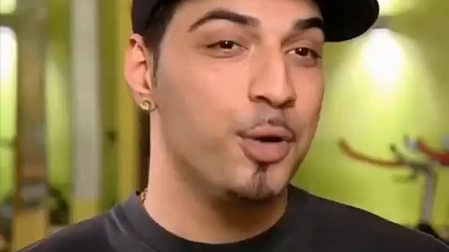 Menowin und Mehrzad Sweat a la la la la long смотреть онлайн
