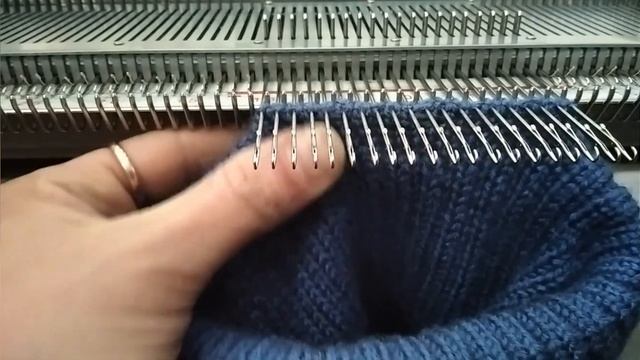 Двойная шапочка ложной резинкой. смотреть онлайн