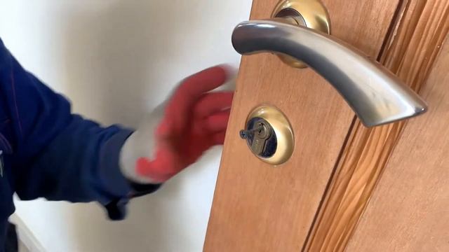 Как заменить личинку замка если потеряли ключи. смотреть онлайн