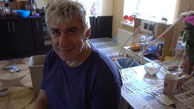 VLOG Настя влипла в липучку от мух. Лимон соскучился. Алиса и Маха бяки смотреть онлайн