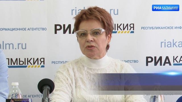 Детский ансамбль "Тюльпанчик" готовится к выпускному концерту смотреть онлайн