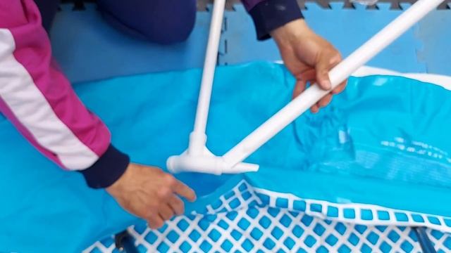 Piscina intex 244x244 montata sulla ghiaia смотреть онлайн